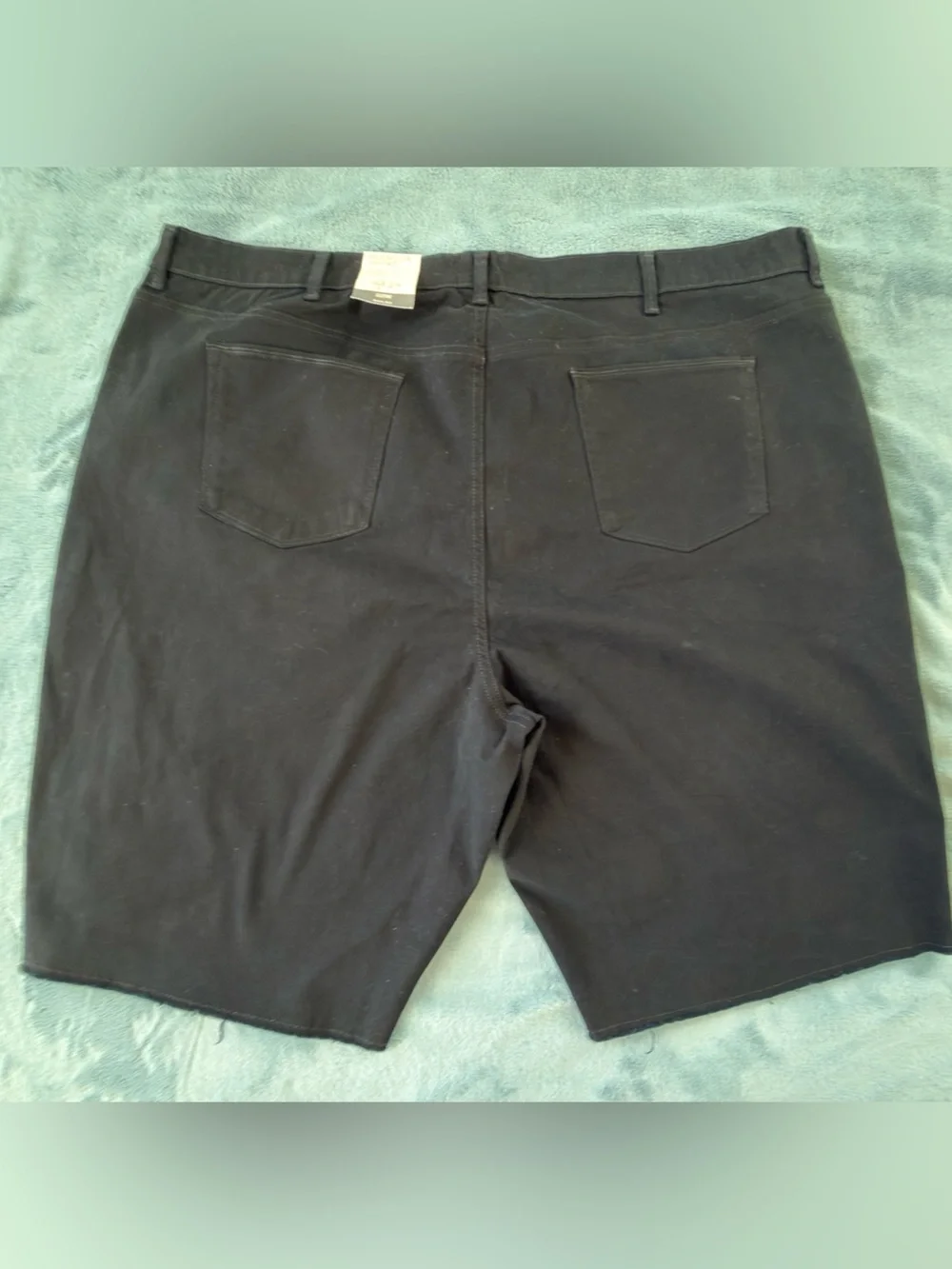 NEW STYLE & CO Plus Size Denim Raw-Edge Deep Black Mid-Rise Bermuda Short Sz 28W